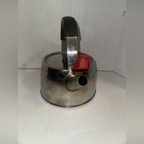 Michael Graves Tea Kettle 2.5Q Easy Fill - Picture 3 of 10